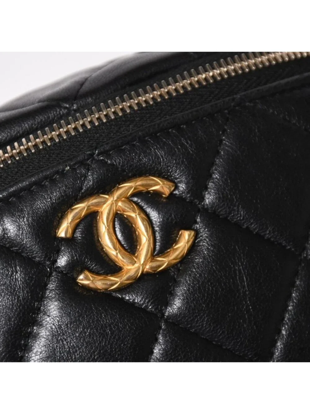 Chanel Quilted Heart Chain Waist Bag Mini Random Model Lambskin Black Gold